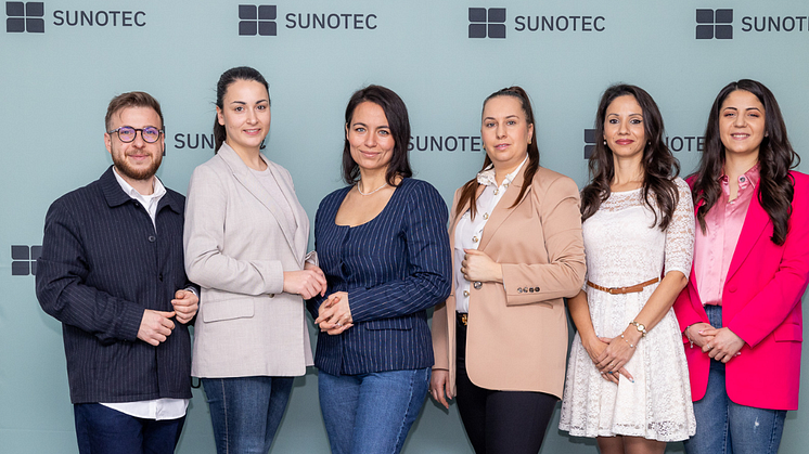 SUNOTEC Team with Zornitsa Mitkova, Founder of Teenovator, and Mentors 