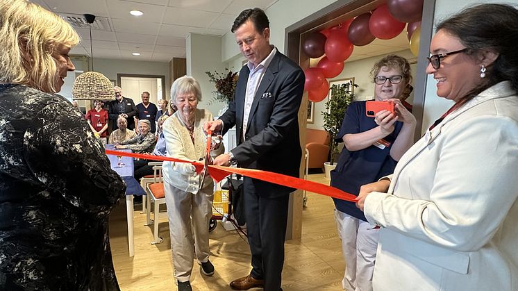 Nytt äldreboende officiellt invigt.