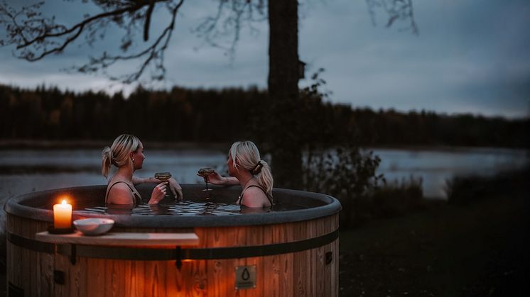 Nu välkomnar vi Svenska Badtunnor till Pretopia!