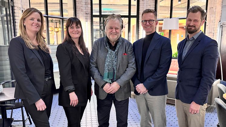 Driftsleder Anja Beisland (CNH), Salgs- og markedssjef Christel Forsberg, styreleder og eier Henning Forsberg, adm.dir. Stephen Meinich-Bache (CNH) og adm. dir. Alexander «Alex» Forsberg