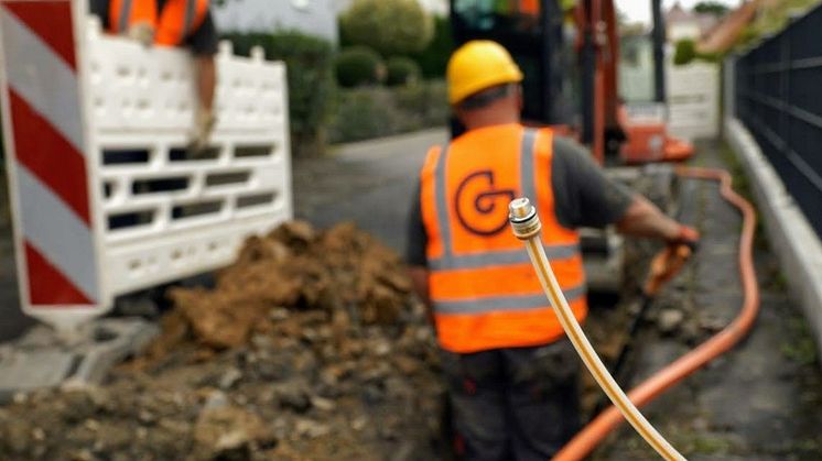 Der Schwerpunkt der Arbeiten liegt derzeit auf der Wiederherstellung der Oberflächen. ©Deutsche GigaNetz GmbH 