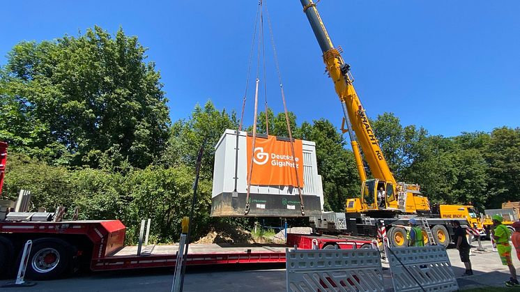 Aufstellung des Glasfaserhauptverteilers in Egeln. ©Deutsche GigaNetz GmbH