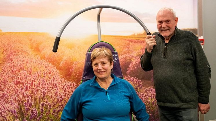 SAMARBEIDER GODT: Ekteparet Ellen og Einar Ellefsrud Hilden stortrives i rollen som treningssentereiere. Nylig fylte Einar 85 år og han skal fortsette senterdriften så lenge helsa holder.