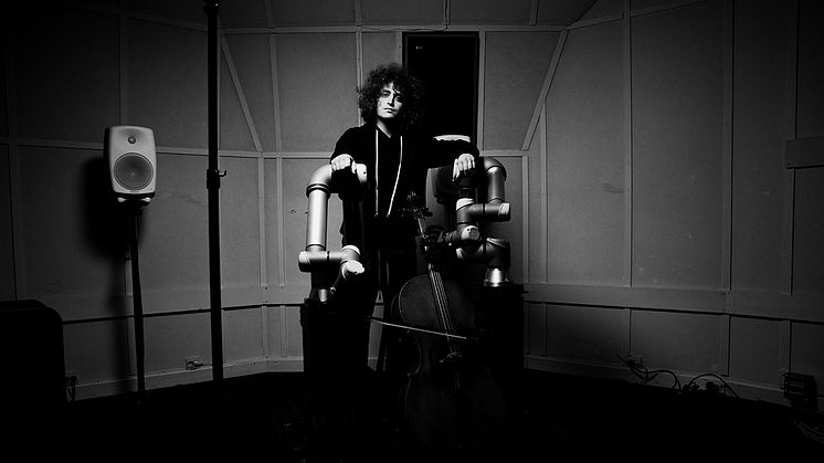 Den 17 oktober framför en cellospelande robot ett nytt verk av Jacob Mühlrad på Malmö Live Konserthus