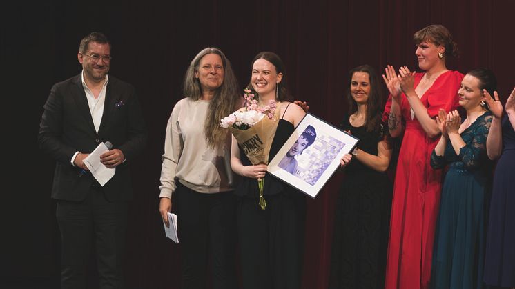 Den allra första mottagaren av Delleforsstipendet heter Sally Lundgren. I juryn bl a GöteborgsOperans Henning Ruhe och Annalena Persson. Foto: Ines Sebalj.