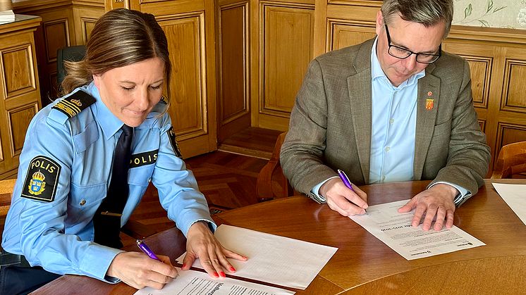 Medborgarlöftet 2025–2026 är undertecknat. Lisa Nilsson och Johan Söderberg (S) satsar gemensamt på trygghet, samverkan och ett tydligt nej till brott och droger.
