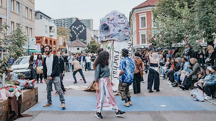 For Masahat er protest er mer enn bare et tema. For dem er kunsten i seg selv en motstandsform mot ulike maktstrukturer. Foto: Elisa Bates/Masahat.