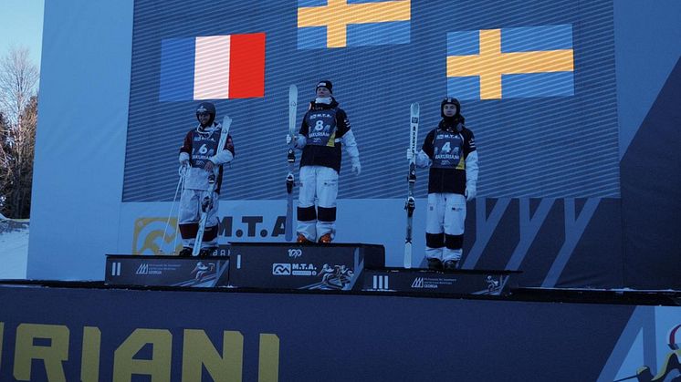 Walter och Filip på pallen världscupen Bakurini.jpg