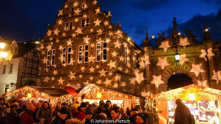 Märchenhafte Vorweihnachtszeit in Bückeburg mit dem Weihnachtsmarkt "Bückeburg glüht auf"