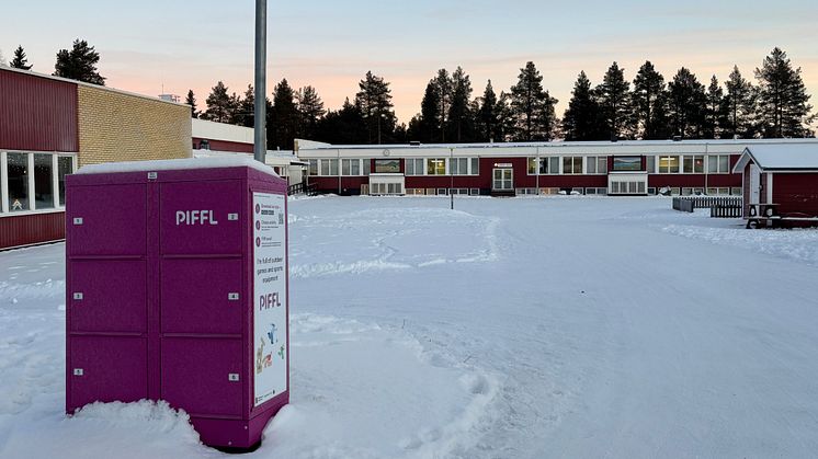 Hakkas Centralskola i Gällivare satsa på en Pifflbox på skolgården.