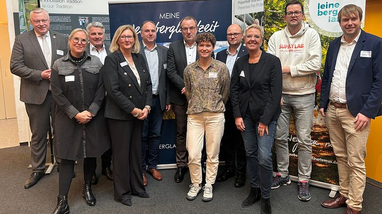 Vorstand des Weserbergland Tourismus e.V. mit der Referentin Franziska Albers bei der Mitgliederversammlung 2024