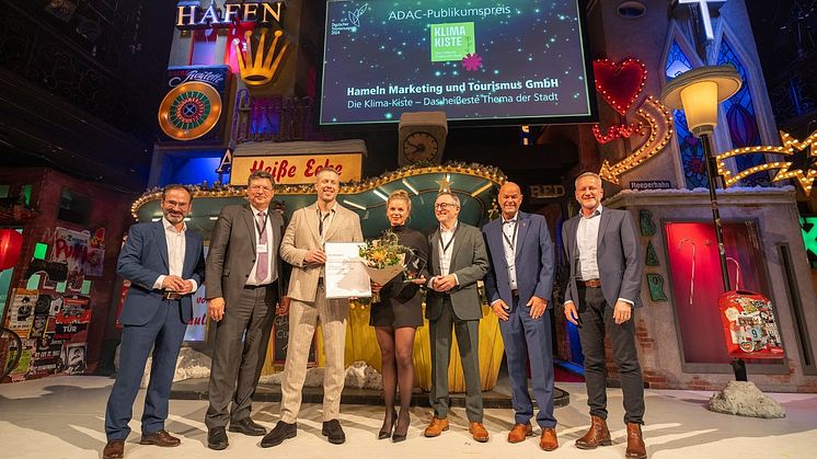 Die Gewinner des ADAC-Publikumspreises bei der Preisverleihung in Hamburg (Norbert Kunz und Reinhard Meyer (DTV), Dennis Andres (HMT), Katrin Legandt (Konzeptidee), Harald Wanger und Lars Kocea (HMT), Carsten Cossmann (ADAC))