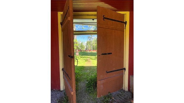 Porten kan öppnas mot livet - eller stängas. Foto Hans Lindberg.
