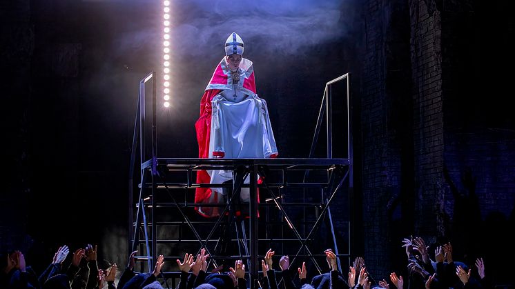 Das Musical "Die Päpstin" ist vom 12. bis 31. Dezember 2025 in der Rattenfängerstadt Hameln zu sehen.