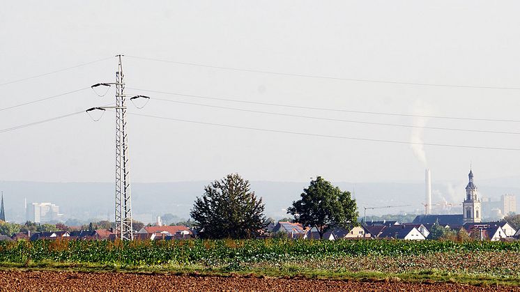 Die Bayernwerk Netz startet ab September zwischen Bergrheinfeld und Schweinfurt mit Baugrunduntersuchungen zur Erneuerung einer Hochspannungsleitung.