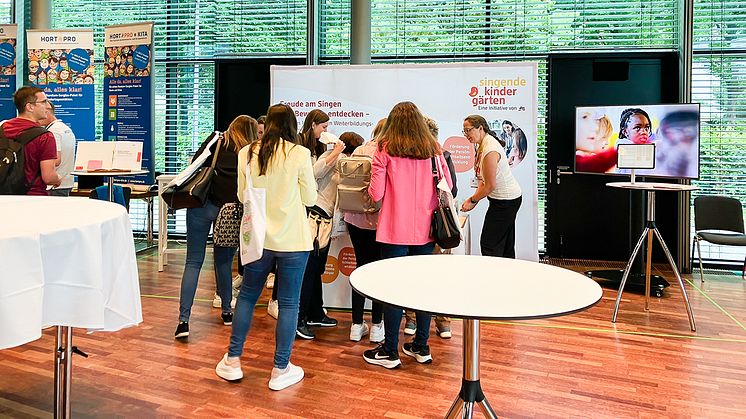 Kitaleitungen zeigten großes Interesse an „Singende Kindergärten“