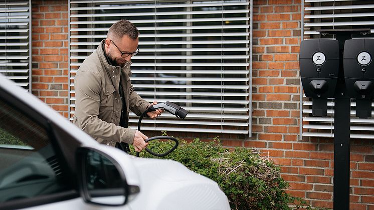 Den som ska installera eller främja laddinfrastruktur behöver känna till en hel del. Många av frågorna får svar i BioDriv Östs nya FAQ. Foto: Zaptec