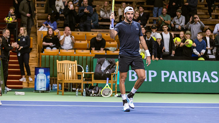 Matteo Berrettini mottog publikens jubel under måndagen.