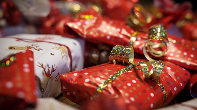 6 av 10 vill ha julklappen som gör skillnad – gåvor till ideella organisationer en favorit