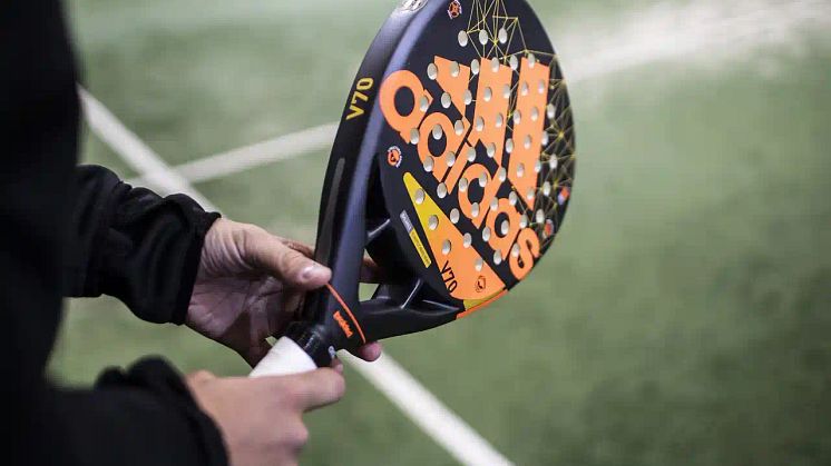 Find det rette padel bat til dit spil