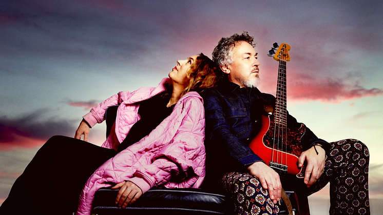 NY SINGEL. Eric Gadd & Cornelia Sojdelius aktuella med duon Moonlet och "Starry Eyes"