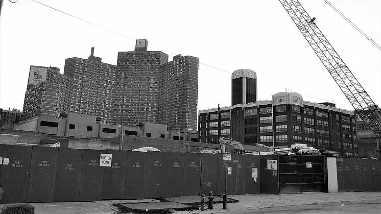 Byggherrens roll i fokus: Totalentreprenadens dynamik i urbana miljöer. Vem står bakom visionen, planeringen och ansvaret för framgångsrika byggprojekt? En diskussion om byggherrens ansvar och skyldigheter vid totalentreprenader.
