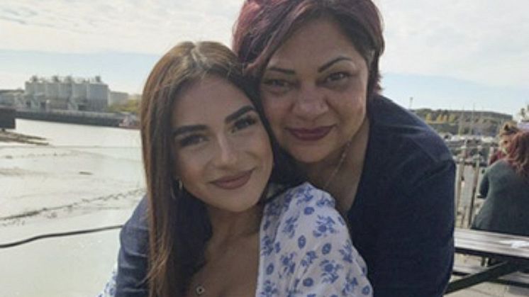 Stronger bond: Renée says her mum Vaishali is “an amazing woman”