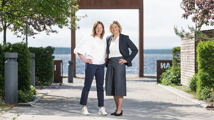 Till vänster: Malin Larsson, vd Luleå Energi. Till höger: Ulrika Håkansson, projektchef affärsområde Specialprodukter, LKAB.