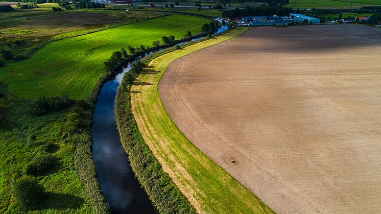 Flera kommuner kommer att delta i ett tillsynsprojekt om tillsyn i fält som Jordbruksverket driver. Projektet kommer att fokusera på spridning av gödsel och växtskyddsmedel . Foto: Mikael Svensson/Scandinav bildbyrå
