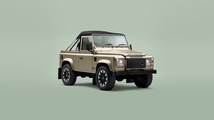 NYHED: CLASSIC DEFENDER V8 SOFT TOP ER TILBAGE – ET HÅNDBYGGET HYLDES TIL EN IKONISK LEGENDER