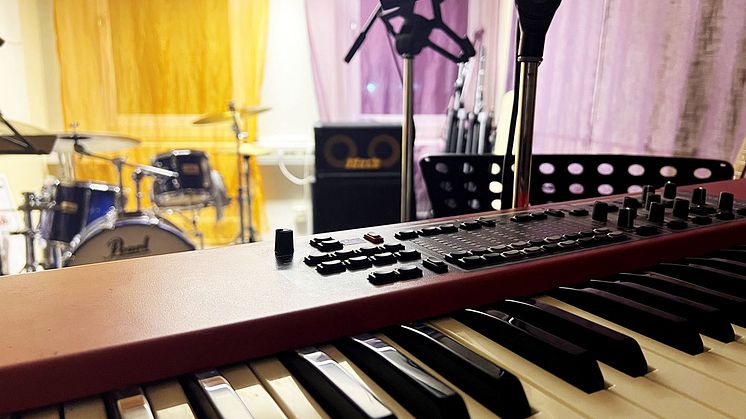 Genrebild piano.jpg