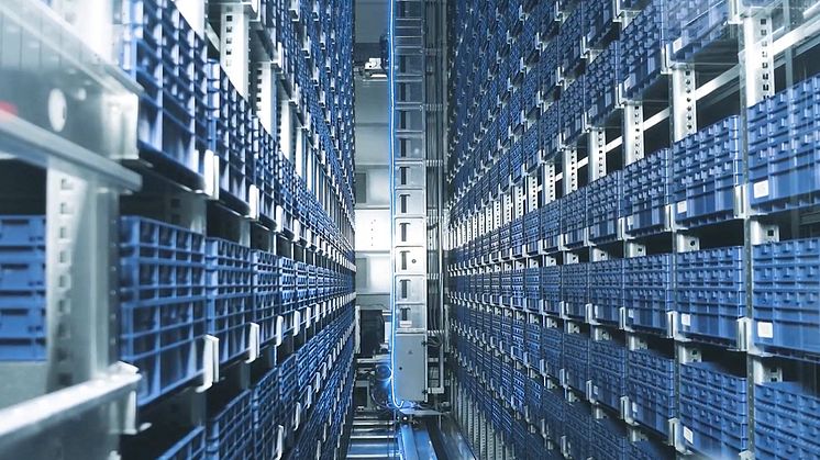Seit 2017 hat Olsson Parts die täglichen Aufträge verdreifacht – ohne mehr Personal. Möglich wurde das durch einen hochautomatisierten Logistikfluss, entwickelt mit Kardex, der auf Präzision, Skalierbarkeit und Tempo setzt.