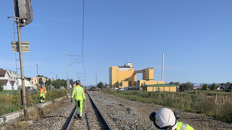Cautus Geo overvåker sporet på Dovrebanen for å sikre togpassasjerene under bygging av nytt dobbeltspor gjennom Stange.