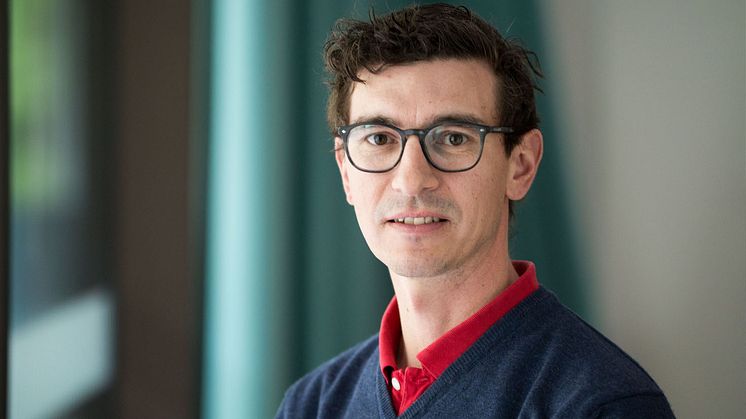 "Genom att känna igen mönster från tidigare patienter kan modellen avgöra om en patient har den skovvisa formen eller om sjukdomen har övergått till sekundärprogressiv MS", säger Kim Kultima som lett studien. Foto: David Naylor