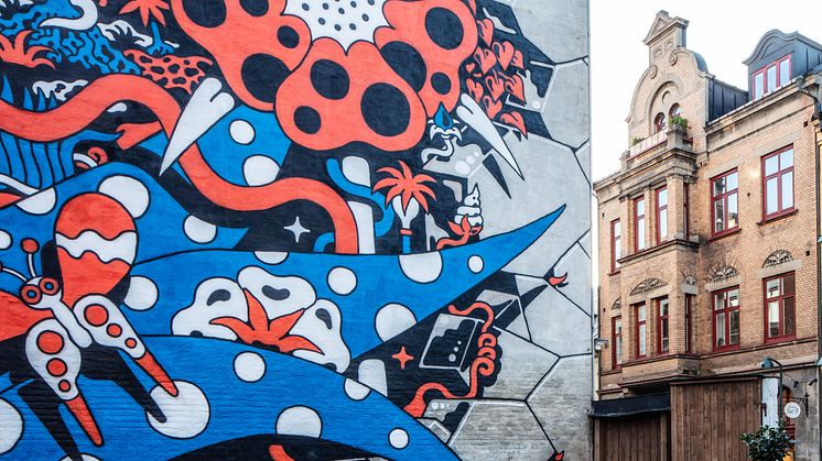 Muralmålning av "Finsta" finns vid Stora Gråbrödersgatan i Lund. 