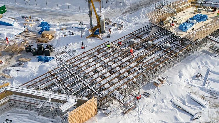 En växande trend är att ställningsentreprenörer har kompetensen att ta hela affären, något ställningstillverkaren Layher välkomnar. Brinkab har projekterat och byggt formställning med Layhers TG60 vid brobygget över E4:an vid trafikplats Timrå.  