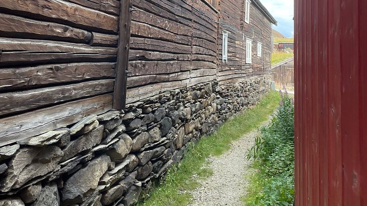Vägen blir allt smalare för dem som invandrat till Sverige. Foto Hans Lindberg (beskuret).