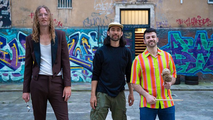 Post Workers Theatre (Demitrios Kargotis, Dash Macdonald och Nicholas Mortimer) 