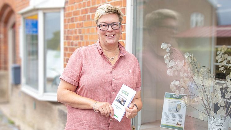 Anhörigsamordnare Anna Helkama-Rågård ser fram emot att starta igång terminen och hoppas på god uppslutning kring höstens olika evenemang. Foto: Daniel Henriksson, Svalövs kommun.