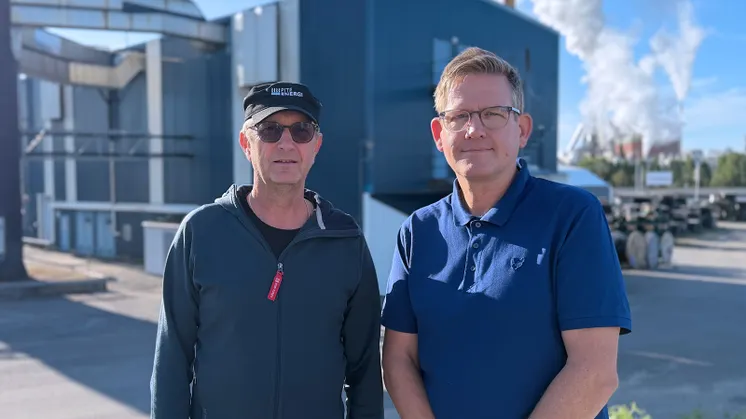 Bild på två män anställda på PiteEnergi, Jan Isaksson, projekteringsingenjör och Daniel Eriksson, fjärrvärmechef