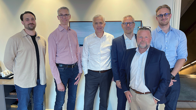 Från vänster i bild: Max Åsblom (Antigo Consulting),  Anders Hammar (Antigo Consulting), Jarl Øverby (NetNordic Group), Fredrik Engblom (Antigo Consulting), Mikael Dammert (Antigo Consulting) och  Olle Larsson (Antigo Consulting).