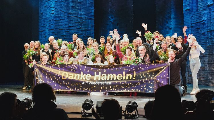 Schlussbild beim Musical "Die Päpstin"