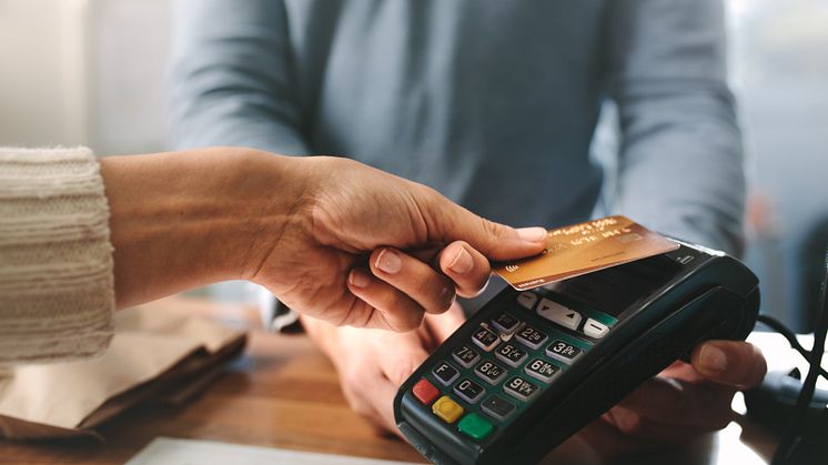 Visa Umfrage - Jeder Zweite zahlt beim Wintersport digital