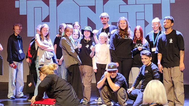 Dansgruppen Freestyle Phanatix avslutade 2024 års utbudsdag. Foto: Riksteatern Kalmar län
