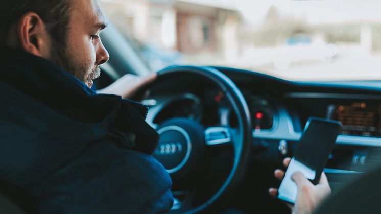 Risk för olycker i pandemins påsktrafik - expertens tips till föräldrar inför långresan