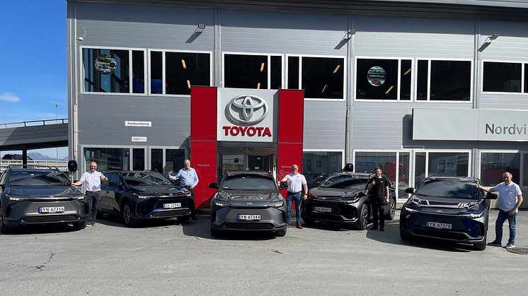 På salgstoppen i Narvik: Elektrisk Toyota bZ4X. Foto: Nordvik AS.  