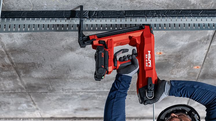 Hilti BX 4-22: Batteridriven spikpistol för montage av kablar, ledningar och gängbultar i betong, stål och murverk.