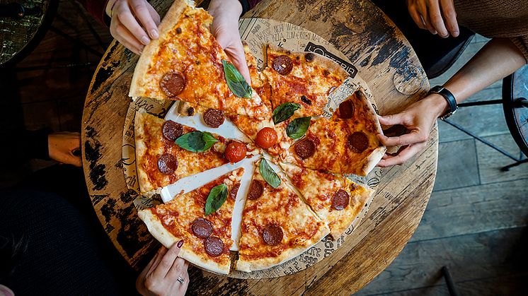lo_pizza_teilen-1