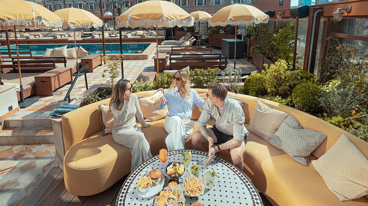 PAM’S Pool Deck & Lounge öppnar för säsongen – med fri entré och fullspäckat sommarprogram 