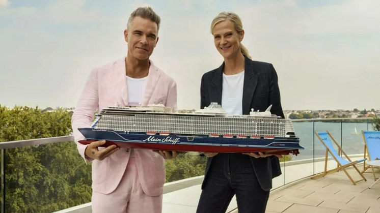 Robbie Williams och Wybcke Meier, VD för TUI Cruises